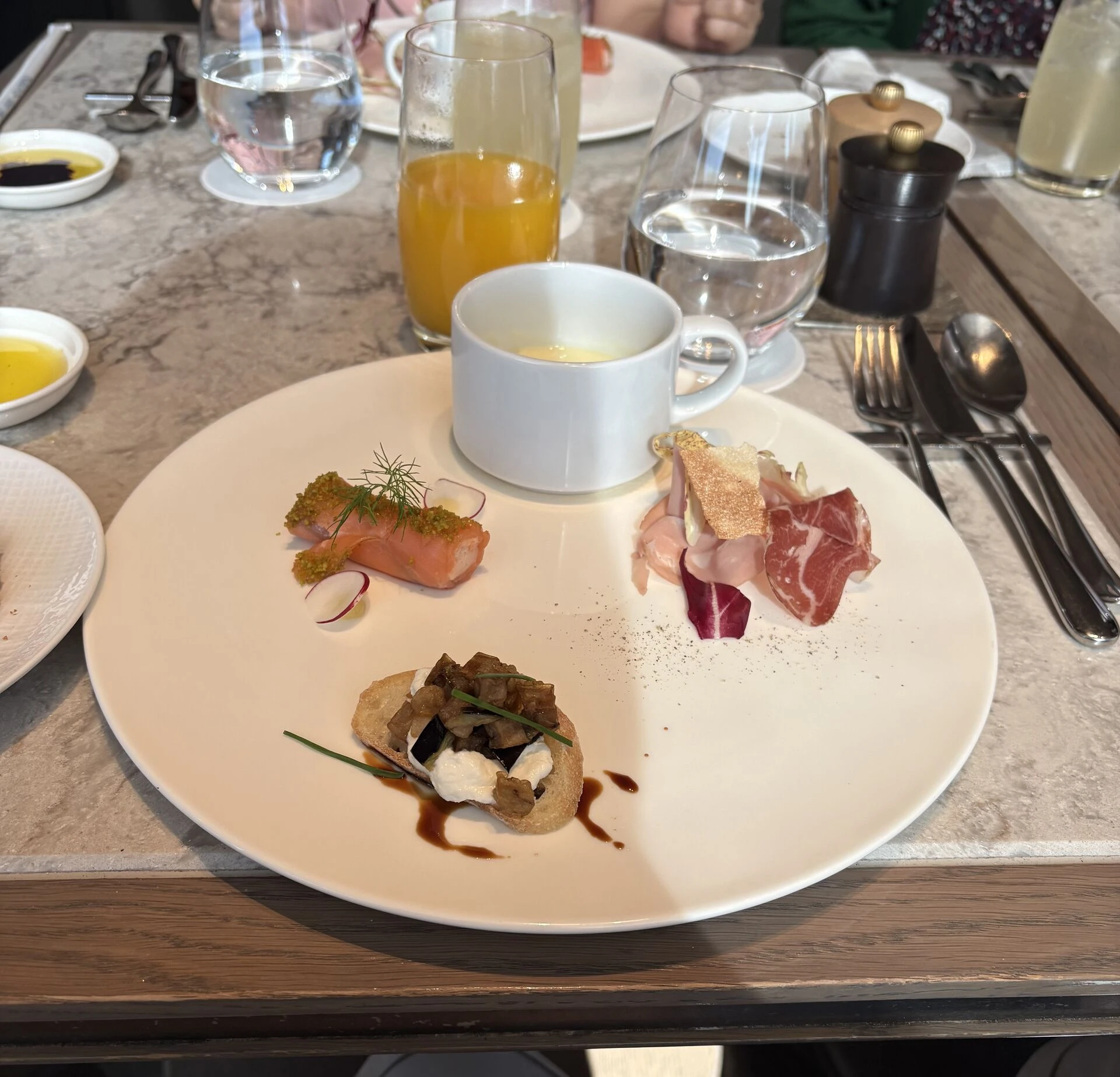 先輩ブリーダーさんと美味しいランチに